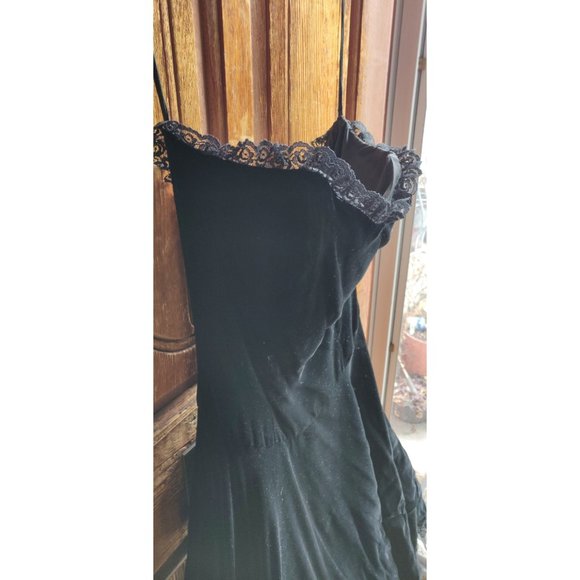 Algoettes Vintage Strapless Velvet Dress - Picture 2 of 3